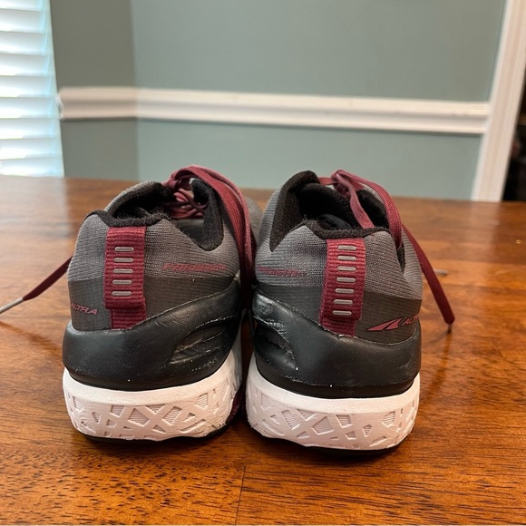 Altra Women’s Paradigm 4.5 gray red ego guide rail running shoes size 9 women’s - Picture 5 of 12